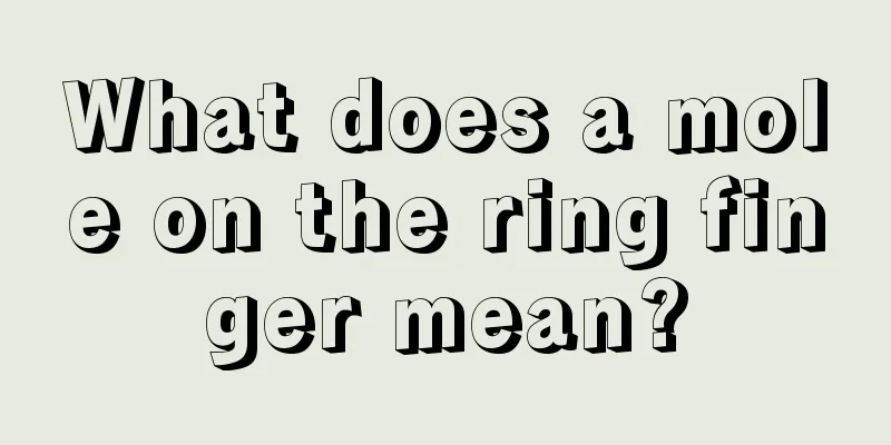 What does a mole on the ring finger mean?