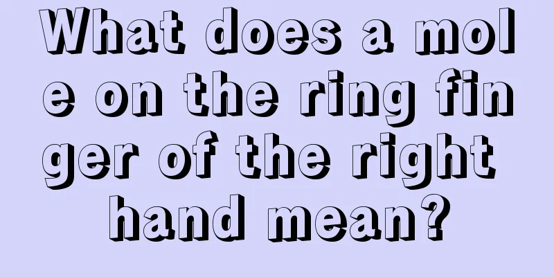 What does a mole on the ring finger of the right hand mean?