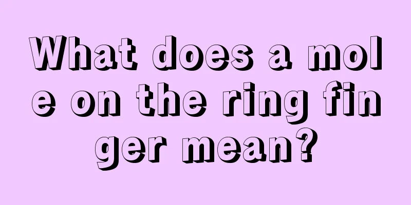 What does a mole on the ring finger mean?